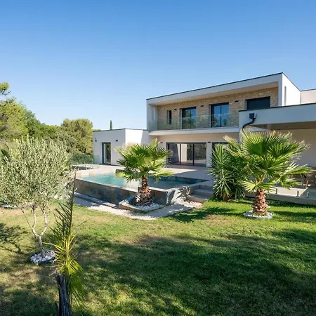 Prestige Yourhosthelper Nîmes